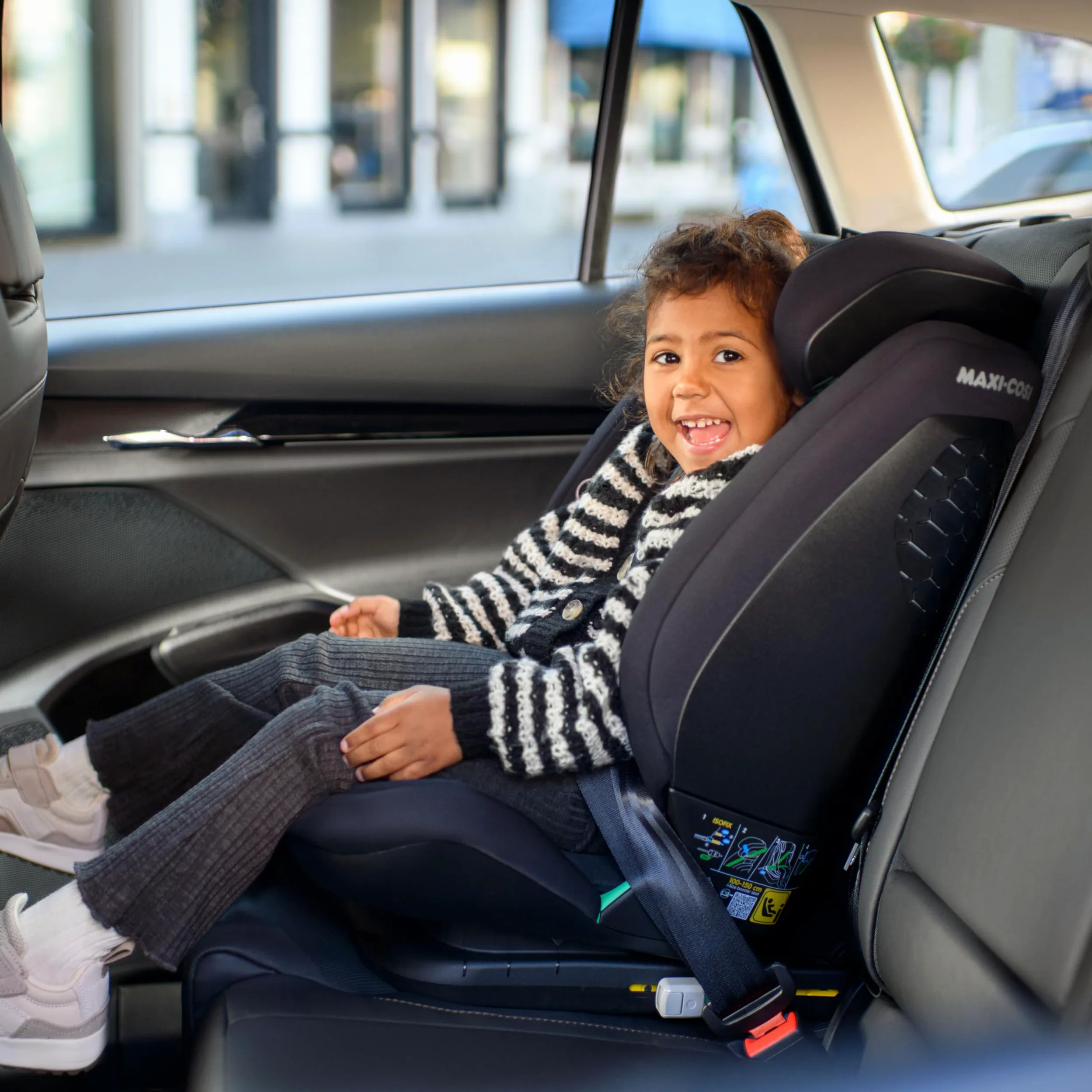 Maxi-Cosi RodiFix S Comfort i-Size, Tessuti Traspiranti, Seggiolino Auto ISOFIX Reclinabile 3 Posizioni, 3,5-12 Anni (100-150 cm), Regolabile in Altezza/Larghezza, G-CELL, AirProtect, Authentic Black