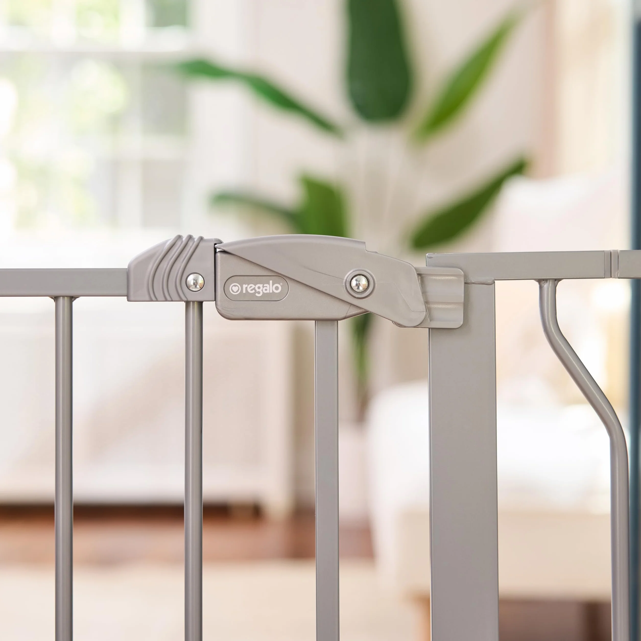 Regalo Safety Extra Wide Baby Gate for Doorways & Stairs, Fits 73.6-122cm, Pressure Mounted, Platinum