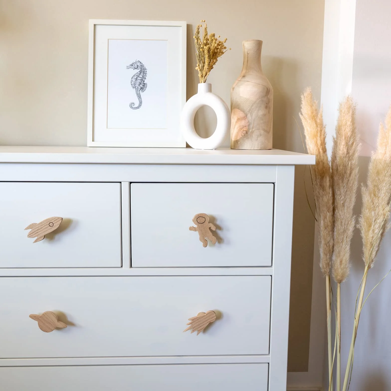 4 Maniglie per mobili per bambini, in legno di quercia non trattato, pomello, bottone, Mondiale, comò, armadio, cassetto, porta, cameretta dei bambini, regalo (4, razzo, pianeta, spaziale, cometa)