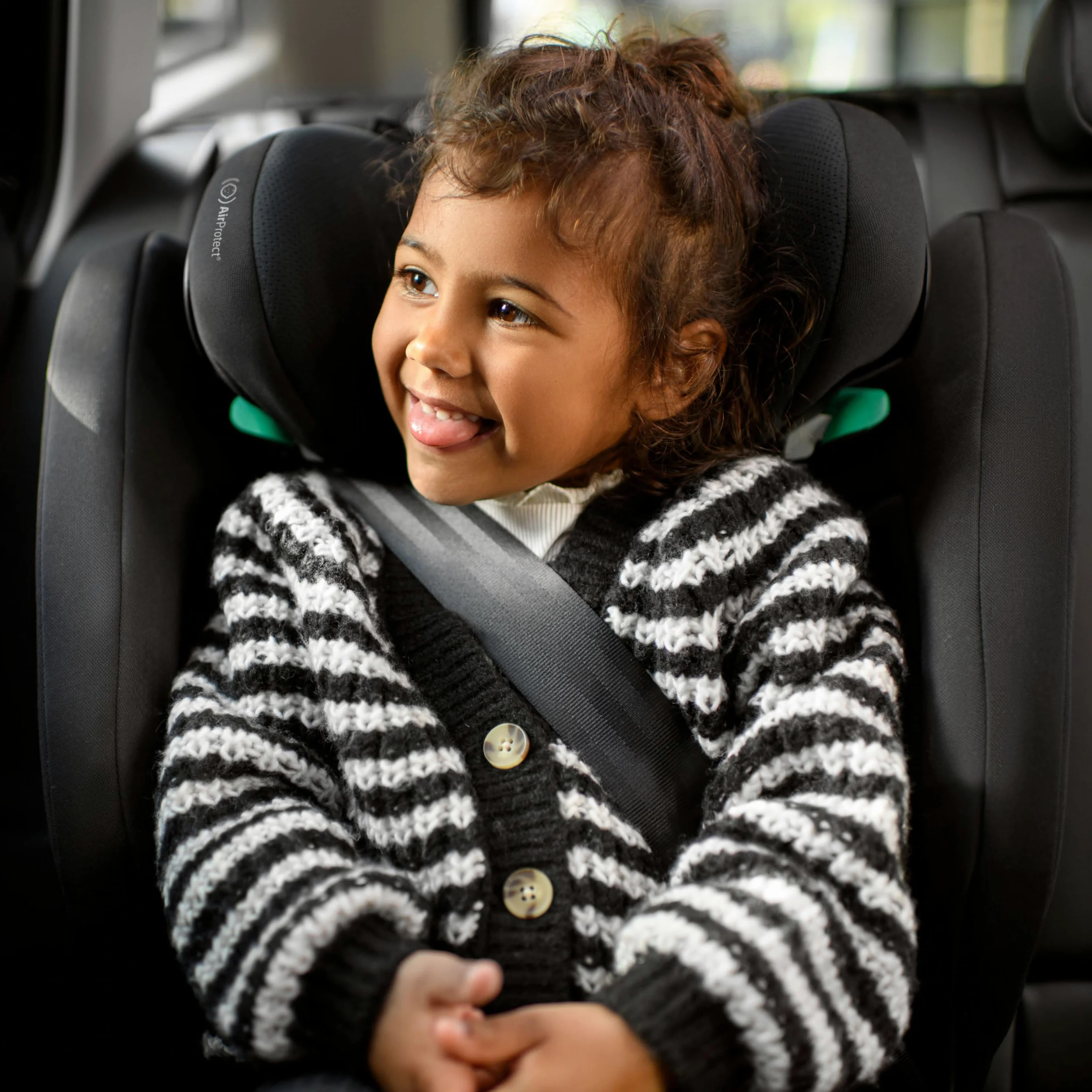 Maxi-Cosi RodiFix S Comfort i-Size, Tessuti Traspiranti, Seggiolino Auto ISOFIX Reclinabile 3 Posizioni, 3,5-12 Anni (100-150 cm), Regolabile in Altezza/Larghezza, G-CELL, AirProtect, Authentic Black