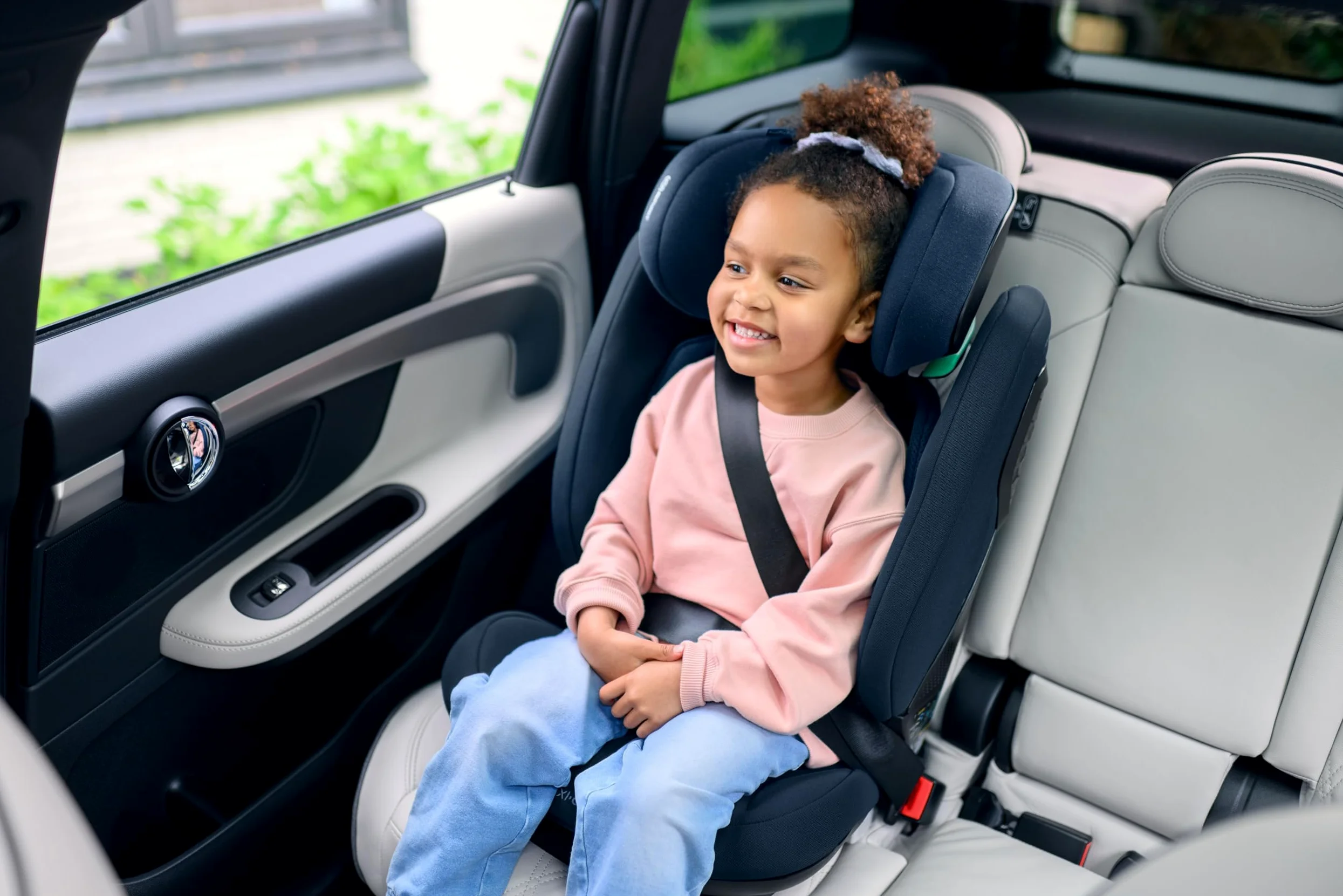 Maxi-Cosi RodiFix Pro² i-Size, ISOFIX Seggiolino Auto, 3 posizioni, 3,5-12 anni, 100-150 cm, ClimaFlow, Altezza Regolabile, Protezione Impatti Laterali G-CELL, Authentic Black