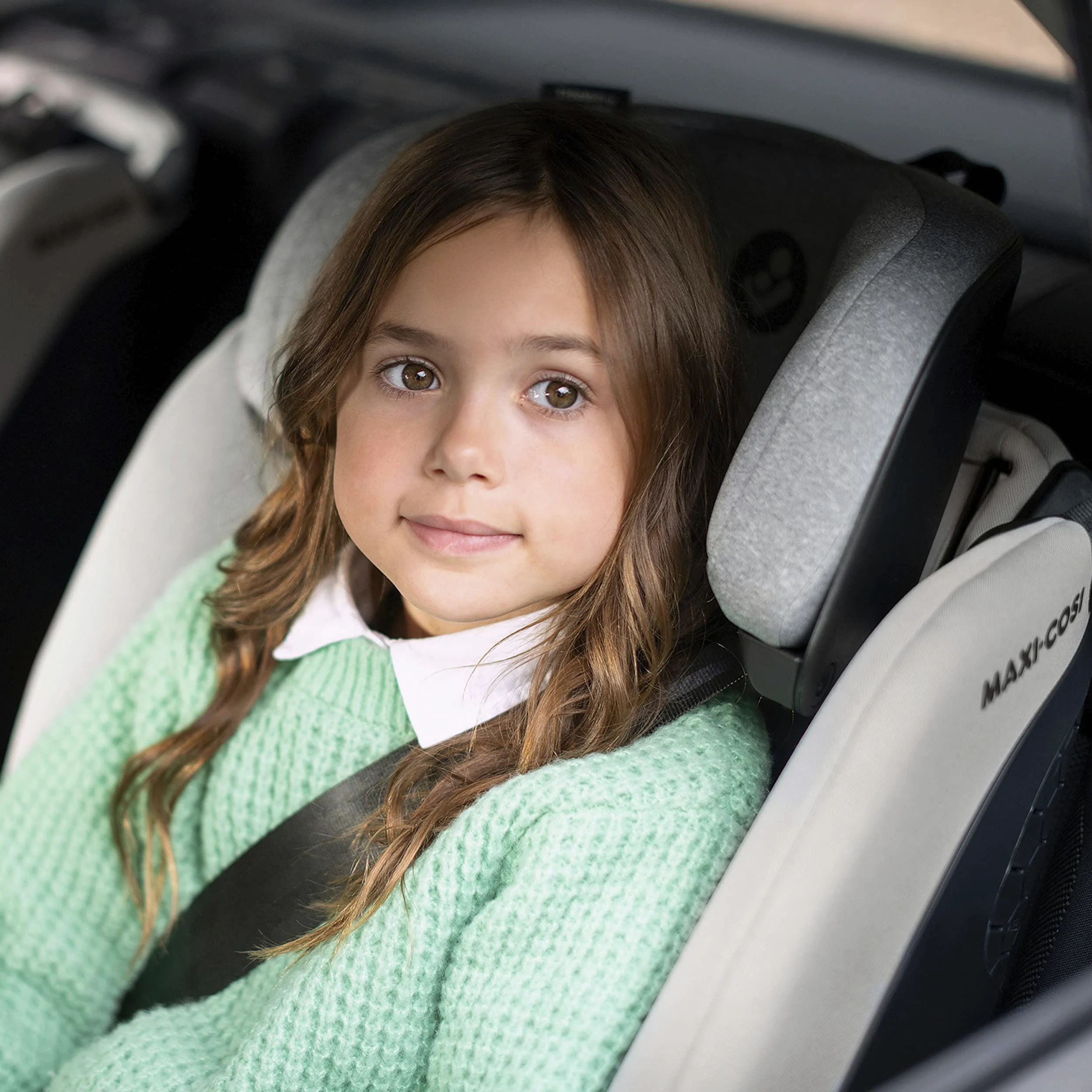 Maxi-Cosi Titan Plus i-Size, Seggiolino Auto ISOFIX, 15 Mesi - 12 Anni (76 - 150 cm), Reclinabile in 4 Posizioni, Regolabile in Altezza, Side Impact Protection G-CELL, per Bambini, Authentic Graphite