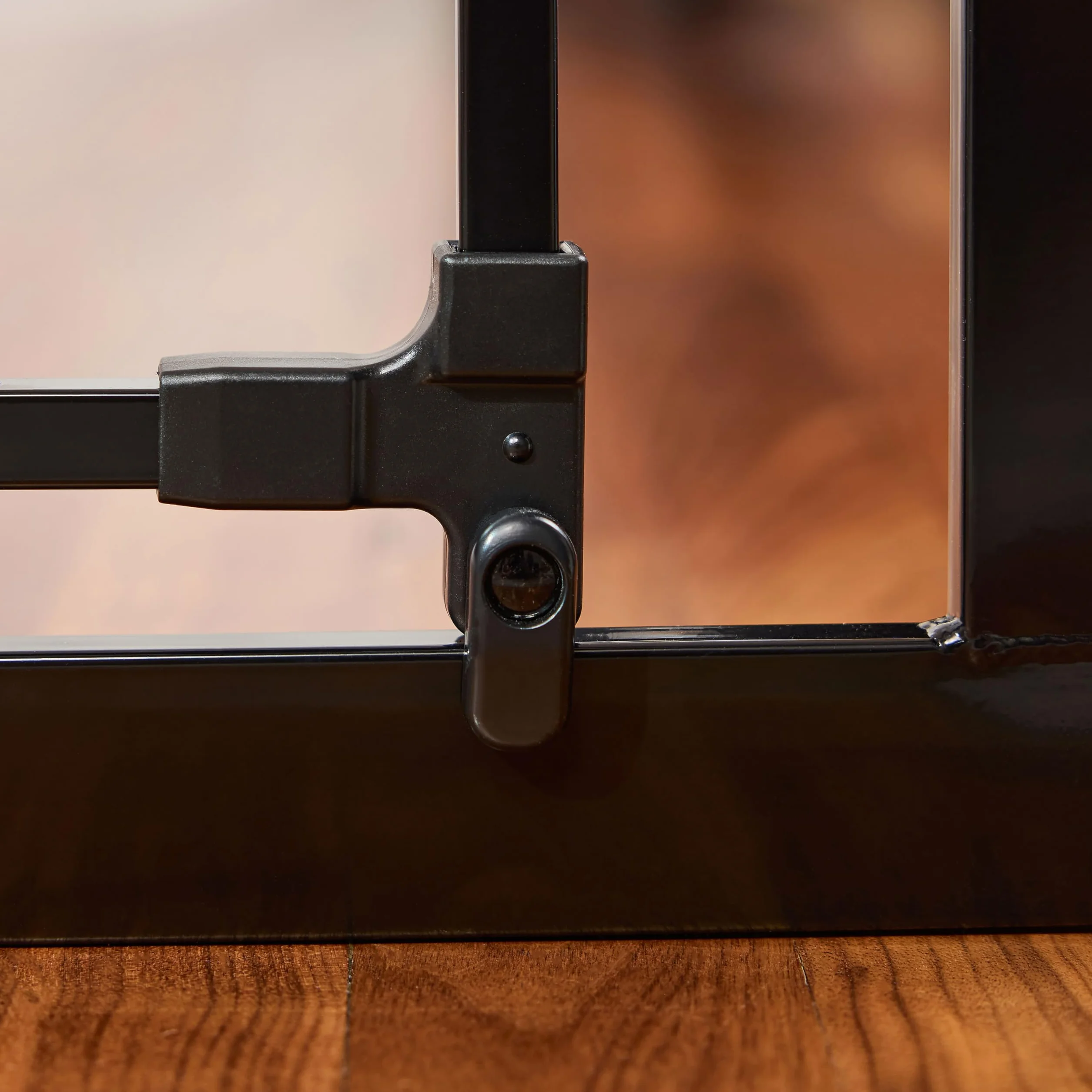 Regalo Safety Extra Wide Baby Gate for Doorways & Stairs, Fits Openings 73.6-122cm, Pressure Mounted, Black