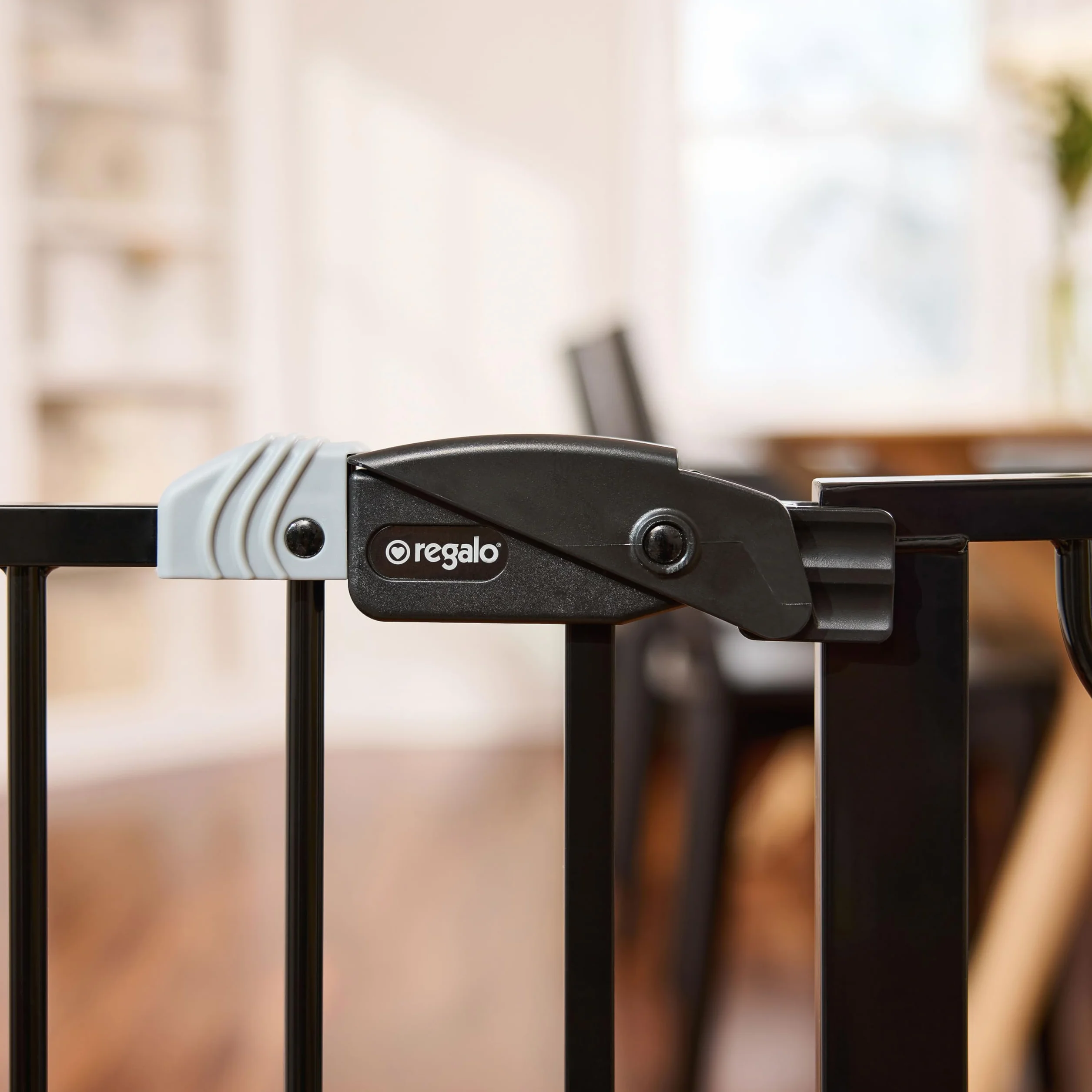 Regalo Safety Extra Wide Baby Gate for Doorways & Stairs, Fits Openings 73.6-122cm, Pressure Mounted, Black