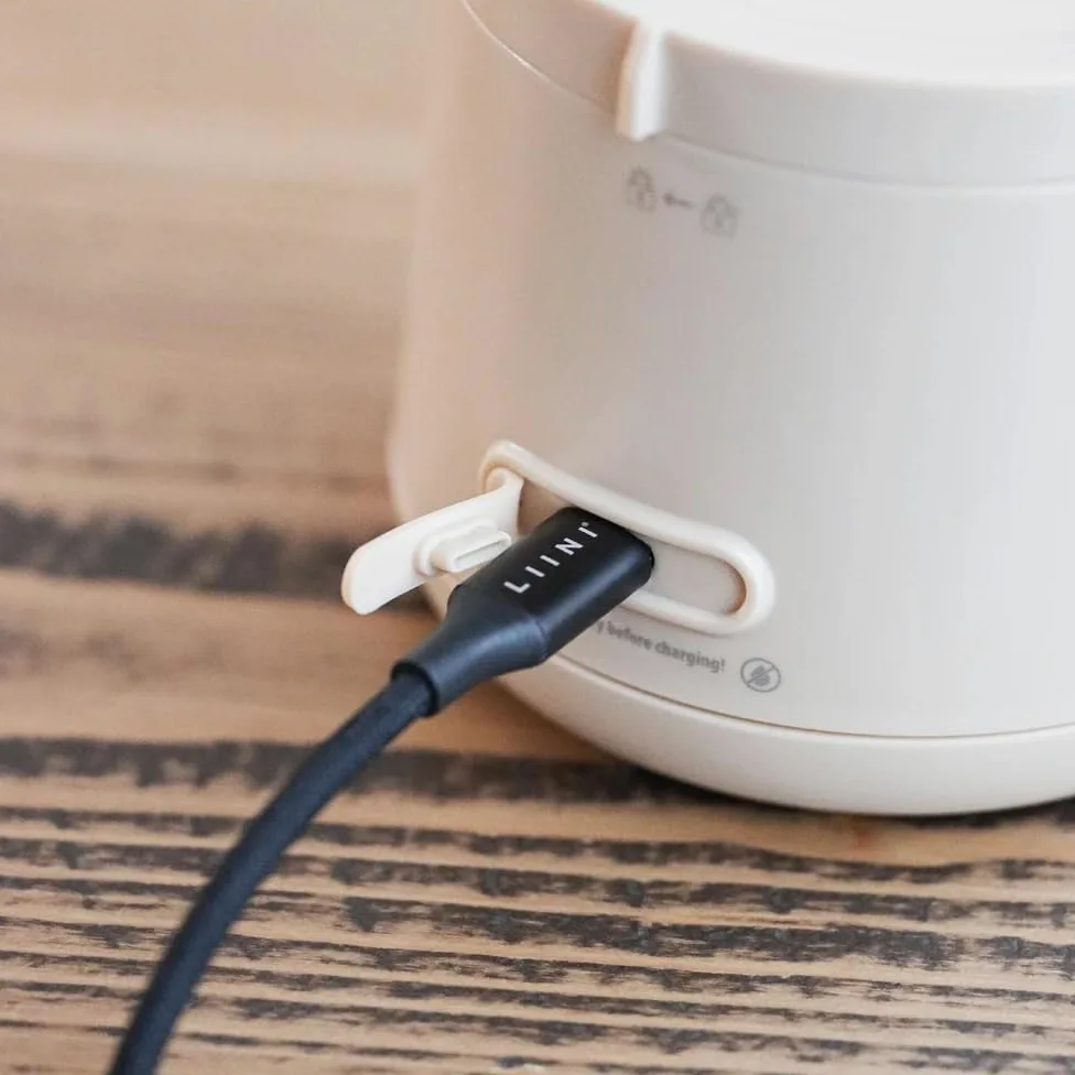 LIINI 4.0 PRO scaldabiberon con batteria, 75 W, beige - IP66 resistente alla polvere e ai getti d'acqua, 4 livelli 37/40/45/50°C, batteria 15.000 mAh, in viaggio e a casa, cavo in alluminio USB-C da