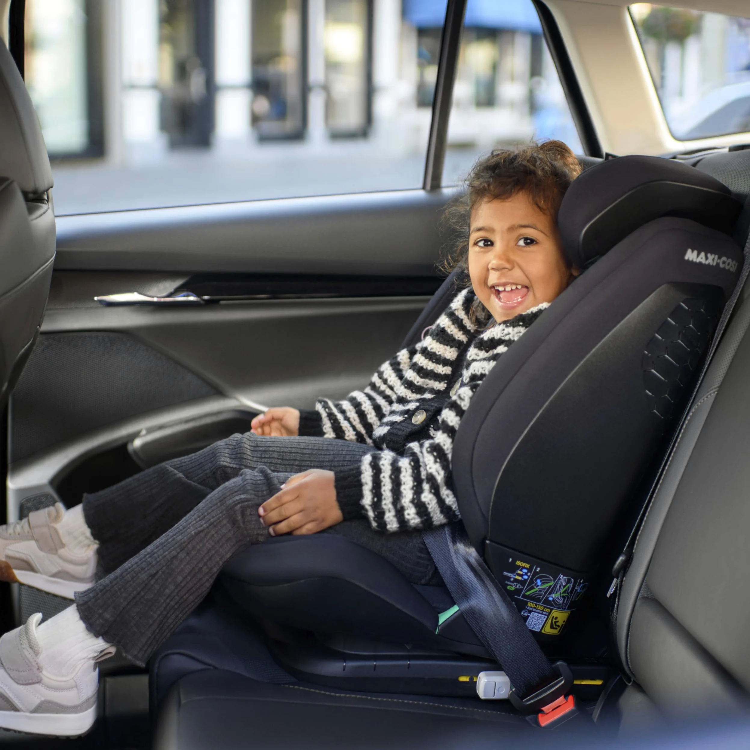 Maxi-Cosi Nomad XL Plus, Seggiolino Auto 9-36 kg Evolutivo, 15 Mesi-12 Anni, 76-150 cm, Seggiolino Auto Pieghevole, Ultracompatto e Leggero, Protezione Impatti Laterali G-CELL, Borsa, Authentic Black
