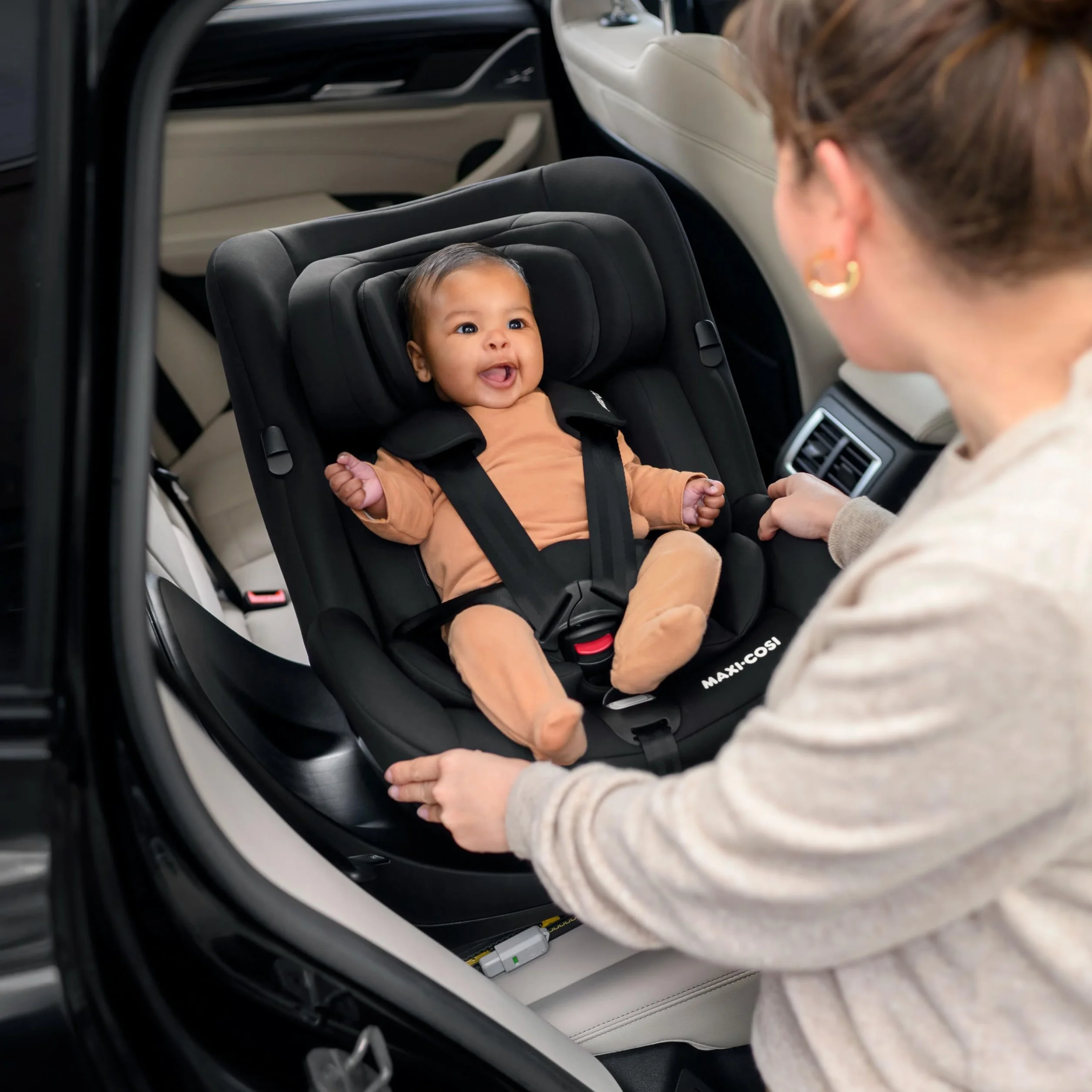 Maxi-Cosi Mica 360 S Comfort, Tessuti Traspiranti, Seggiolino Auto Girevole 360, 0-4 Anni (40-105 cm), Rotazione FlexiSpin, 5 Posizioni Reclinate, Protezione G-CELL, Ganci per Cinture, Authentic Black