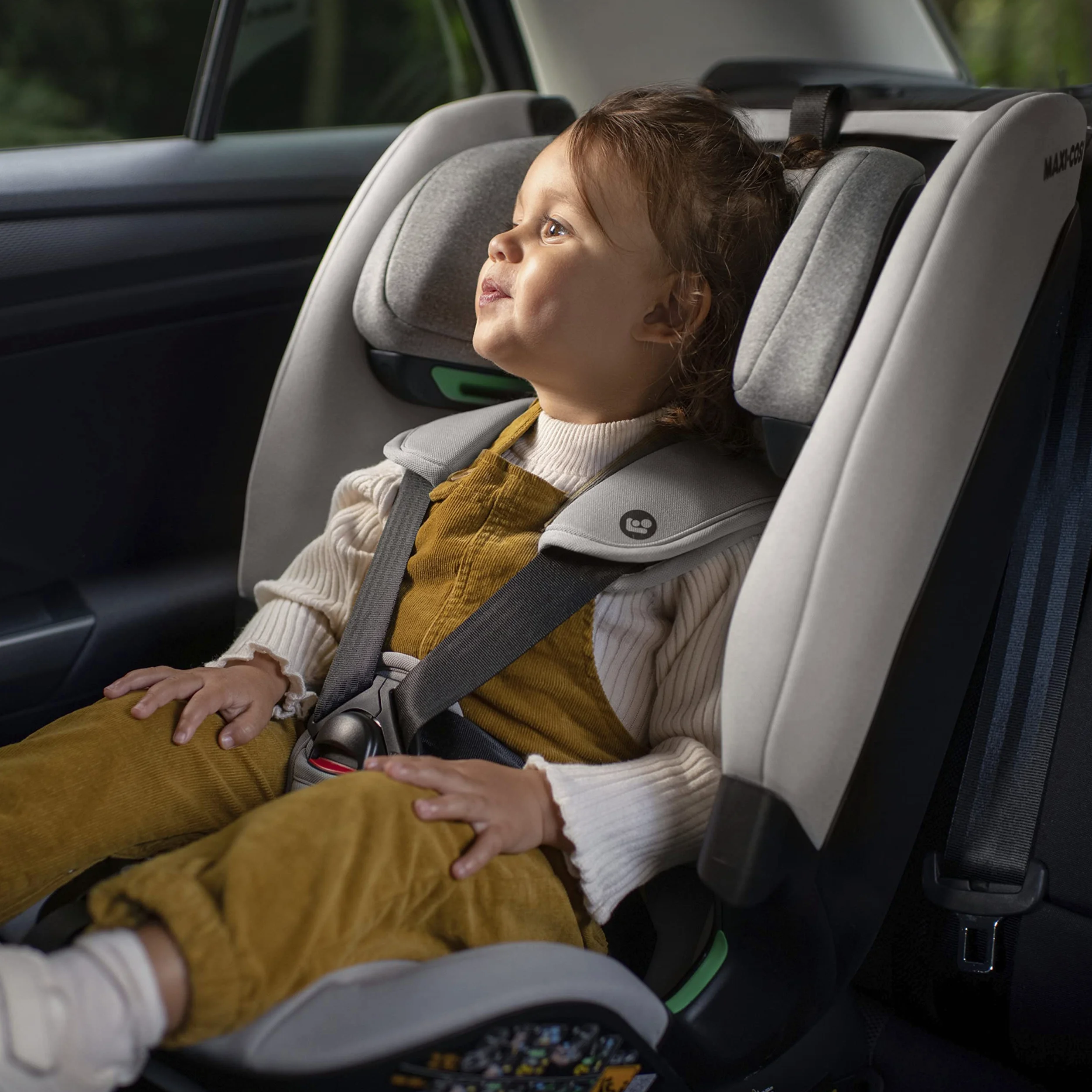 Maxi-Cosi Titan Plus i-Size, Seggiolino Auto ISOFIX, 15 Mesi - 12 Anni (76 - 150 cm), Reclinabile in 4 Posizioni, Regolabile in Altezza, Side Impact Protection G-CELL, per Bambini, Authentic Graphite