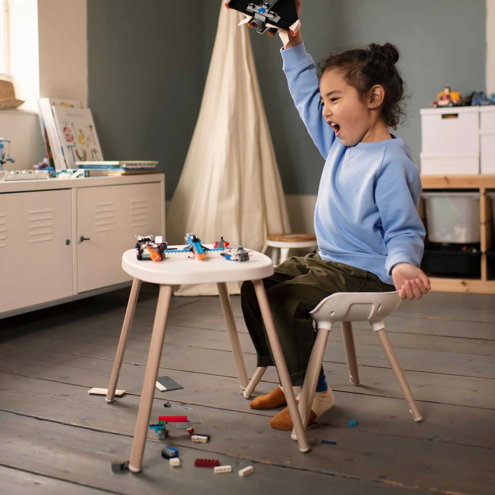 Maxi-Cosi Moa Seggiolone Pappa Evolutivo, 6 Mesi-7 Anni, 0-25 kg, Seggiolone Pappa Bimbi Regolabile, Si Trasforma in Alzasedia, Sgabello e Tavolino con Sedia, Colore Beyond Graphite