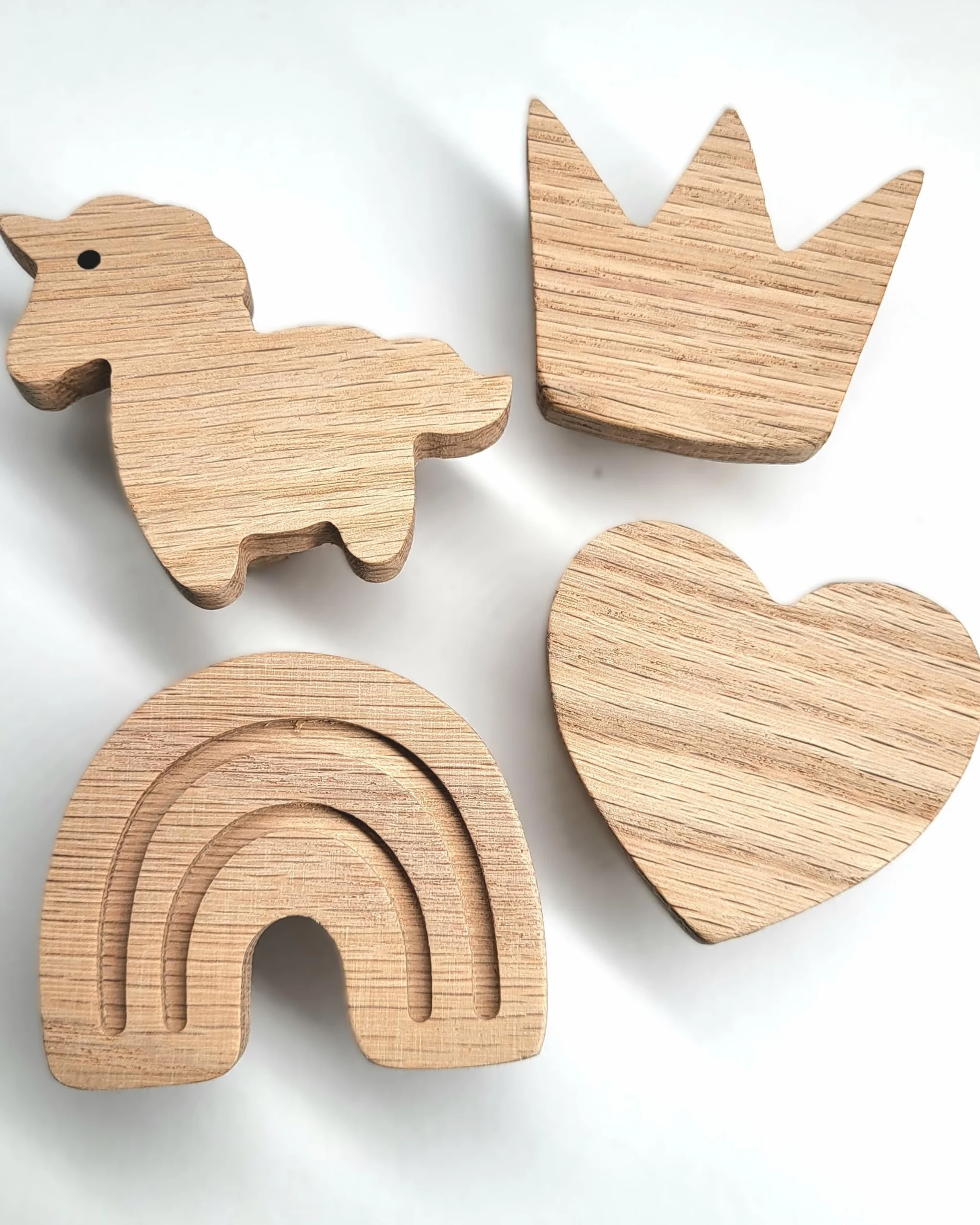 PLT - Maniglie per mobili per bambini, in legno di quercia non trattato, pomello, universale, cassettiera, armadio, cassetto, porta, cameretta bambini, 4, motivo unicorno, cuore, arcobaleno, corona