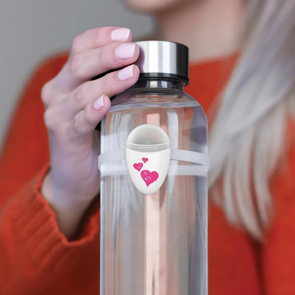 Ulla Promemoria per bere acqua, Luce intelligente per bottiglia d'acqua, Si adatta alla maggior parte delle bottiglie, Si illumina quando è ora di bere (Sweetheart)